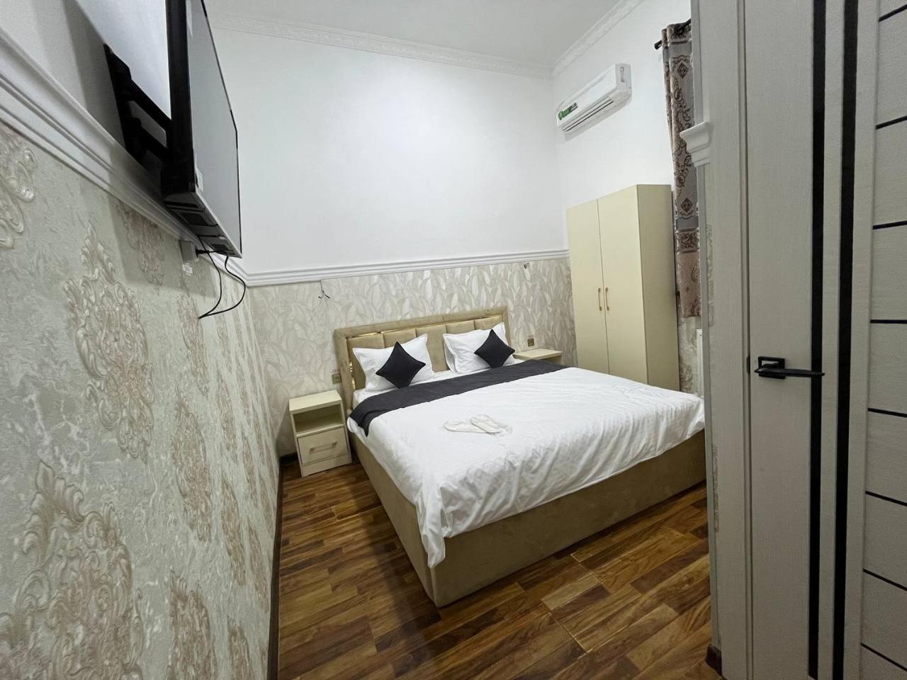 Home Alone Hotel Tashkent Esterno foto