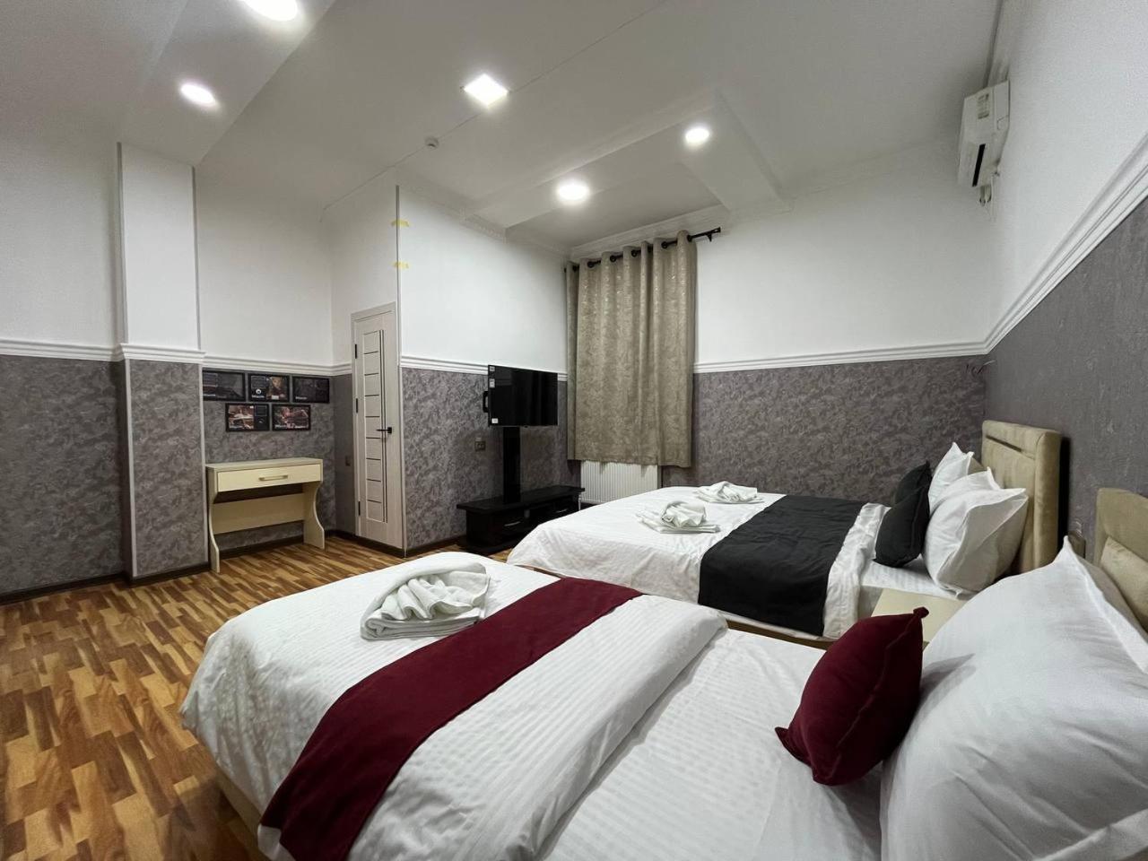 Home Alone Hotel Tashkent Esterno foto