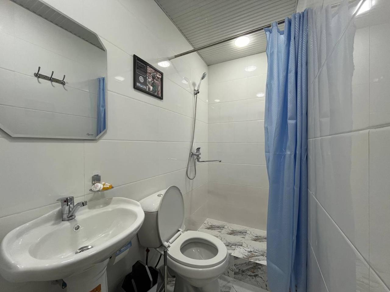 Home Alone Hotel Tashkent Esterno foto