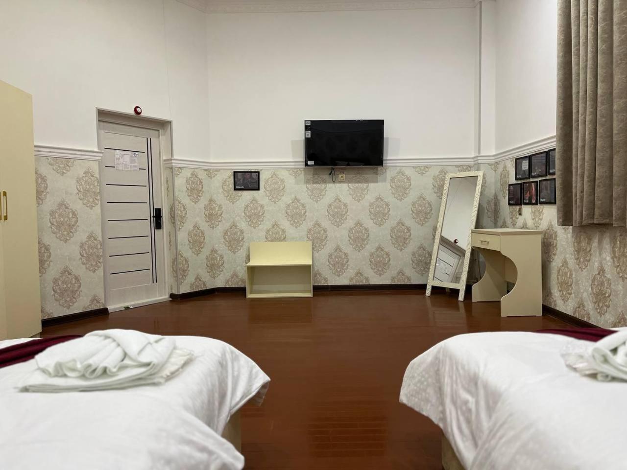 Home Alone Hotel Tashkent Esterno foto