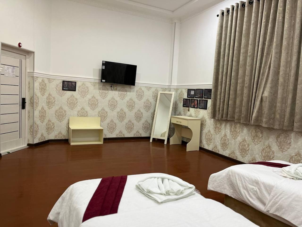 Home Alone Hotel Tashkent Esterno foto